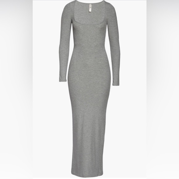 New SKIMS Soft Lounge Long Sleeve Dress - Picture 4 of 6